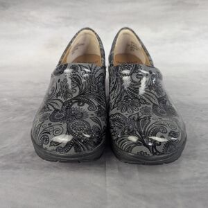 Nurse Mates Bryar Size 7.5 Women's Gray Paisley Slip-On Shoes Excellent